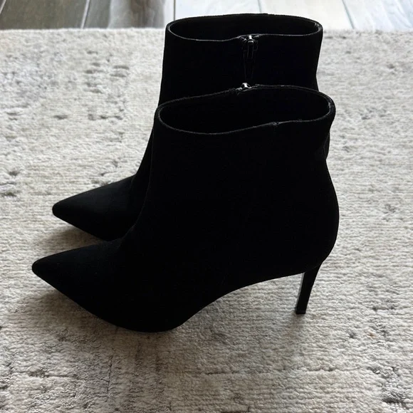 Saint Laurent Sleek Black Booties - Picture 5 of 7